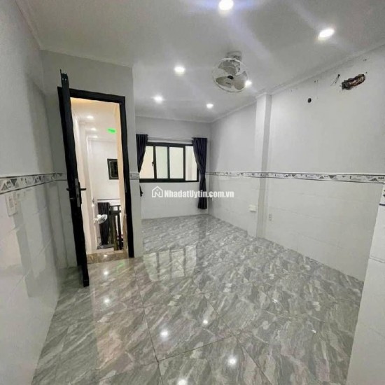 Q.8 / 41 m² / Đ. PHẠM THẾ HIỂN / GIÁ TỐT NHỈNH DƯỚI 3 TỶ